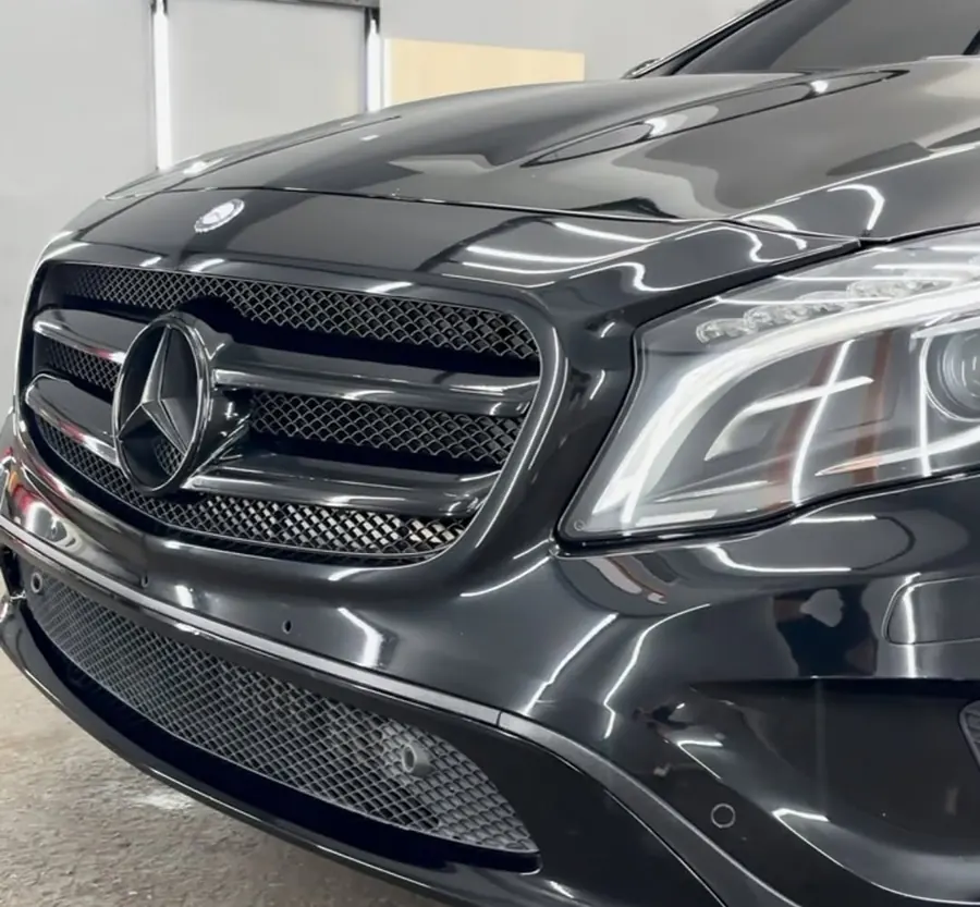 Mercedes GLA preta após polimento técnico